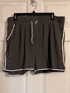Skylee Women’s Athletic Shorts 3xl Gray With White Stripes And Drawstrings